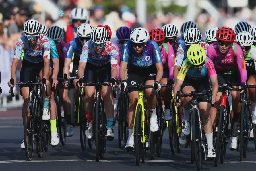 Cycling-womens-peloton-profimedia-0652913745-CVR